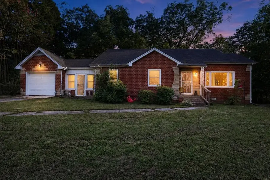 118 Rowland St, Camden, TN 38320 - #2