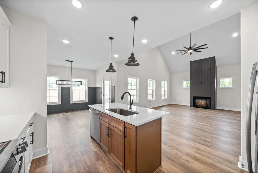 3860 Chapel Hill Rd, Clarksville, TN 37040 - #3