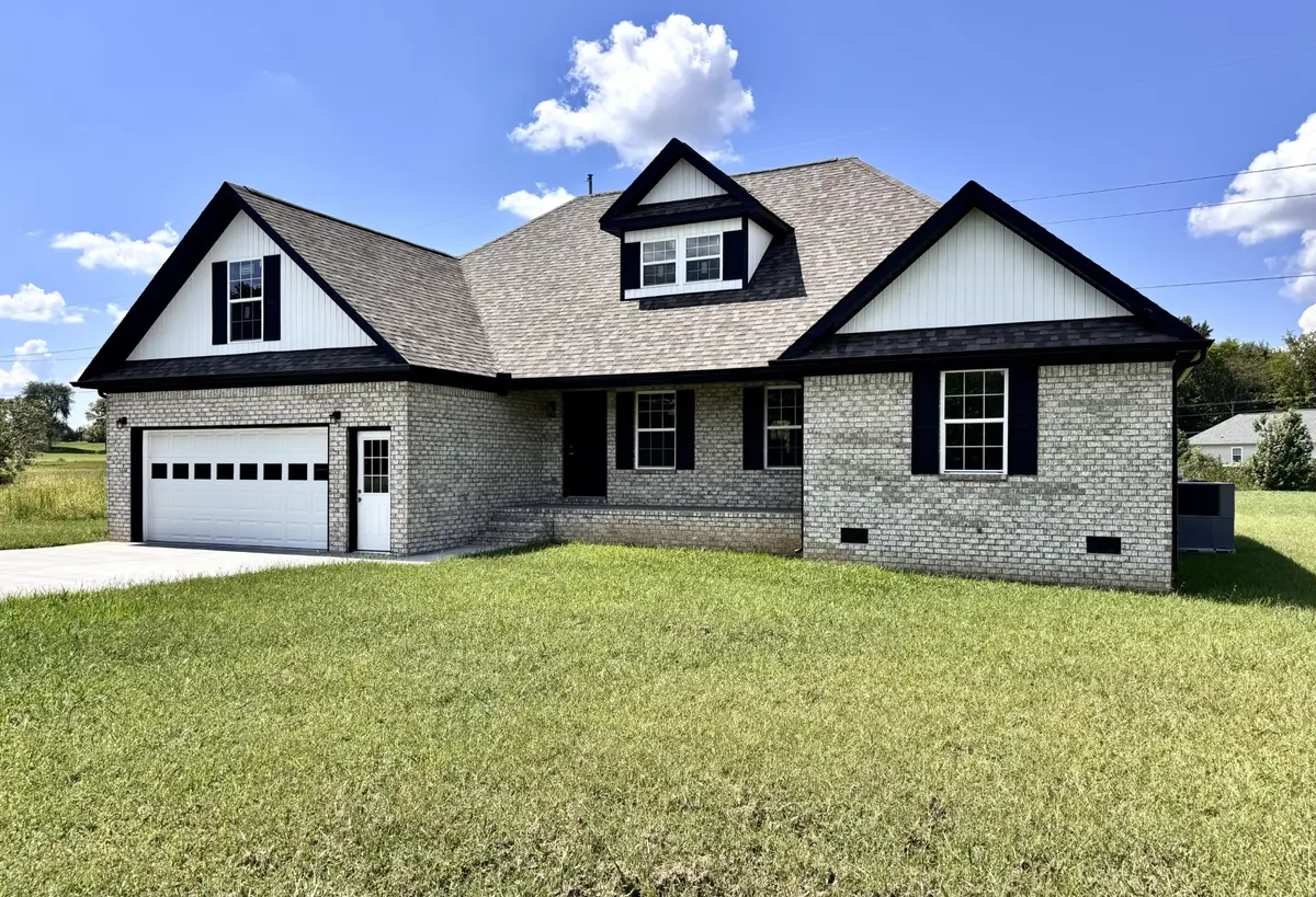 150 Sundance Dr, Lawrenceburg, TN 38464 - #1