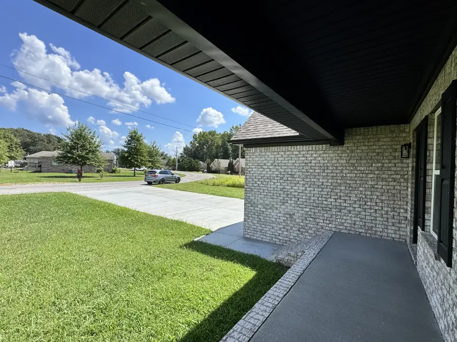 150 Sundance Dr, Lawrenceburg, TN 38464 - #3
