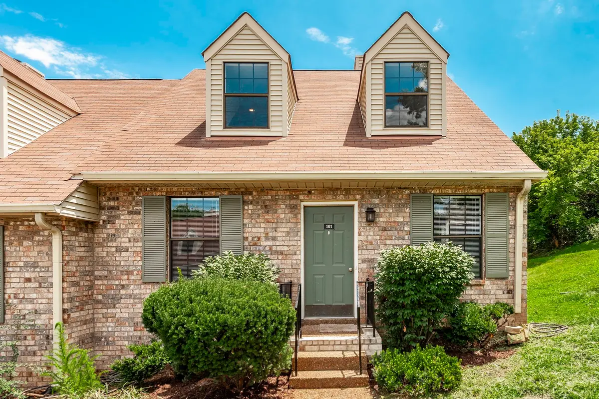 101 Deerpoint Ln, Hendersonville, TN 37075 - #1