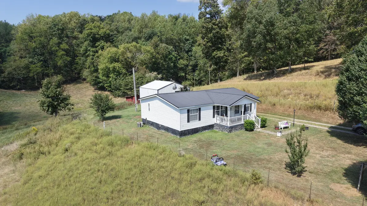 394 Leaths Branch Rd, Westmoreland, TN 37186 - #1