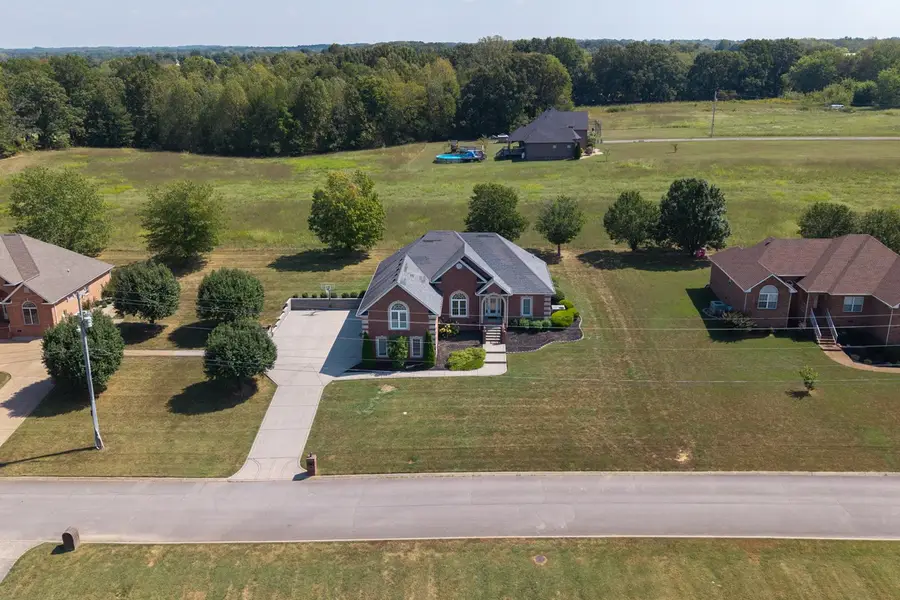1015 Fairways Dr, Greenbrier, TN 37073 - #2