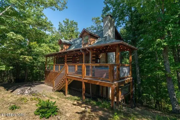 1126 E Foothills Drive, Gatlinburg, TN 37738
