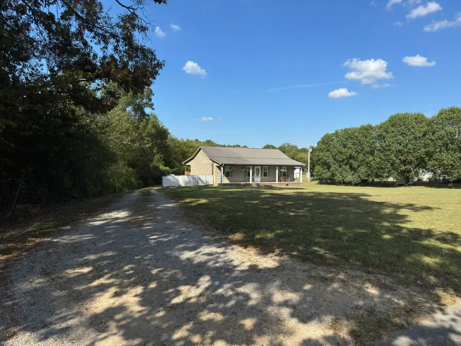 1070 Brown Prater Rd, McMinnville, TN 37110 - #3