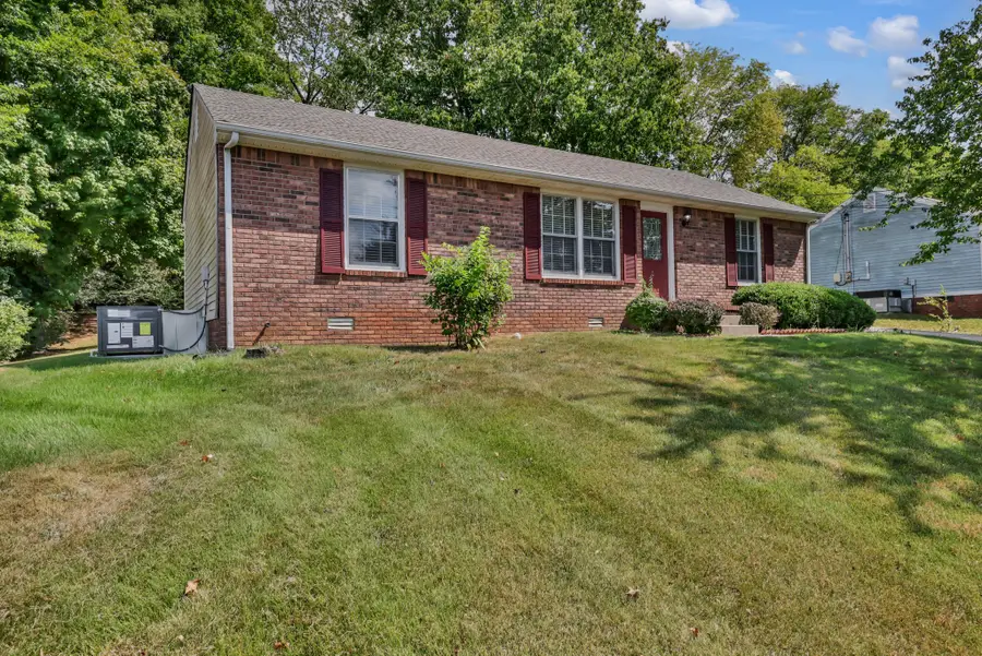 711 Green Valley Ct, Clarksville, TN 37042 - #2