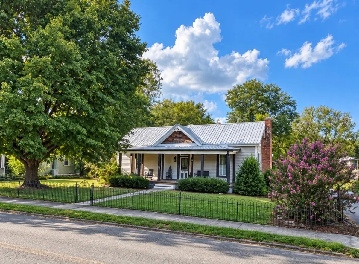 218 W Main St, Liberty, TN 37095 - #1