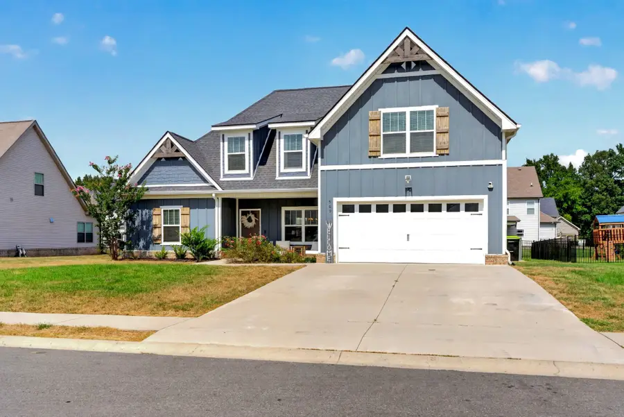 569 Bowden Dr, Clarksville, TN 37043 - #2