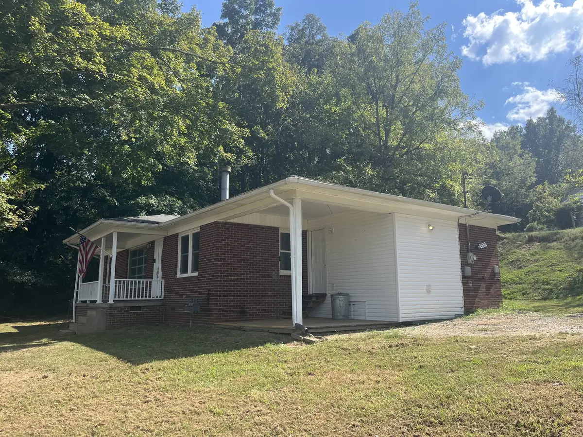 305 Folger St, Waynesboro, TN 38485 - #1
