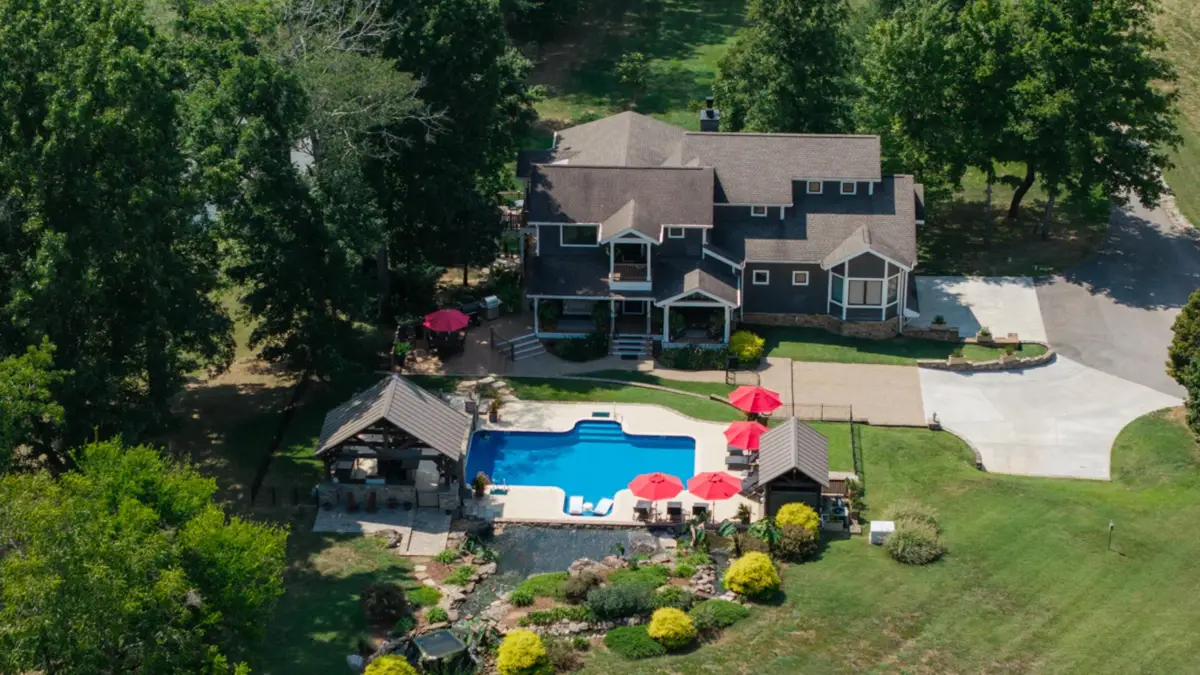 3363 Huntsville Hwy, Fayetteville, TN 37334 - #1