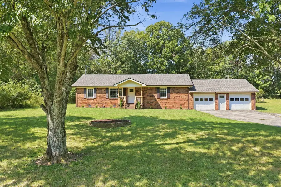 180 Maple St, Gordonsville, TN 38563 - #2