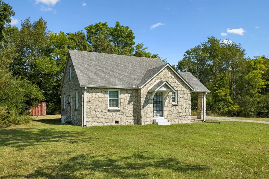 1761 Woodlawn Rd, Clarksville, TN 37042 - #3