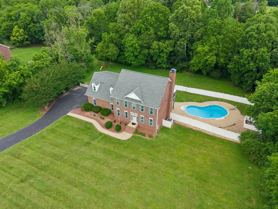 1404 Brook Dr, Columbia, TN 38401 - #2