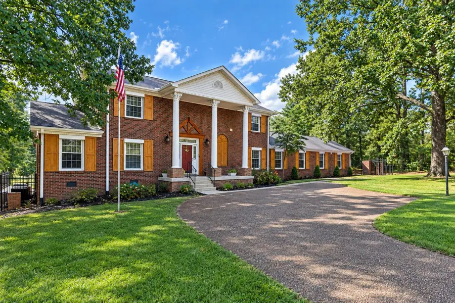 103 Forrest Hills Cir, Dickson, TN 37055 - #2