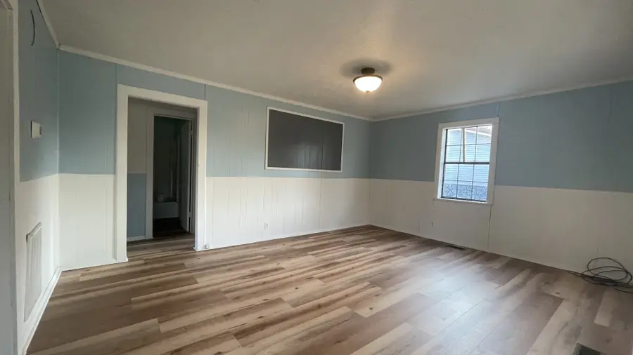 995 W Front St, Erin, TN 37061 - #3
