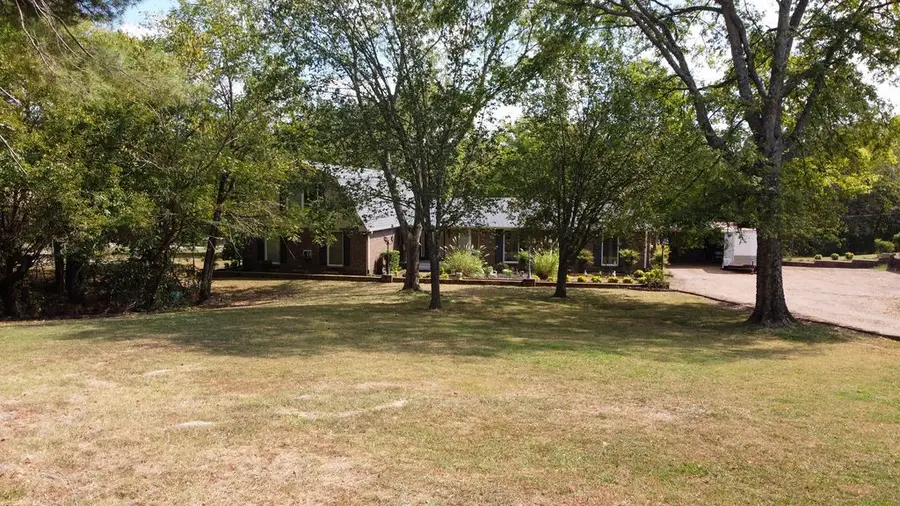 1305 Hill Lakes Ln, Lebanon, TN 37090 - #2