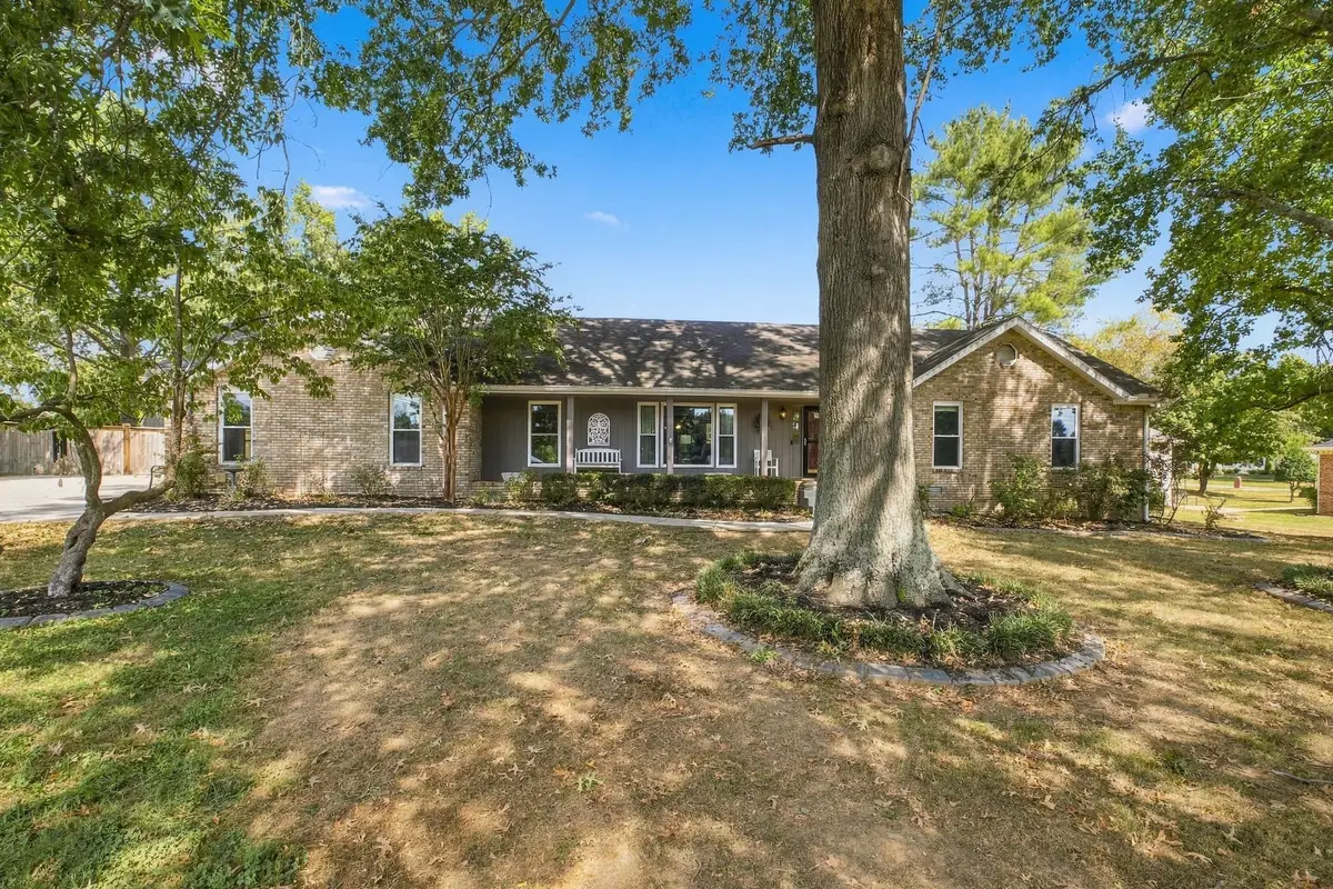153 Bradwood Dr, Gallatin, TN 37066 - #1