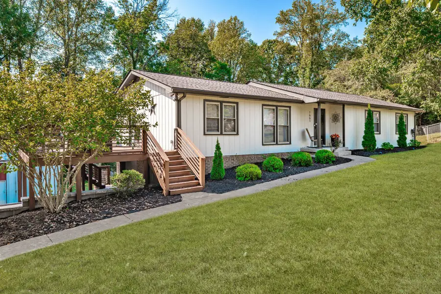 1661 Main St, Greenbrier, TN 37073 - #2