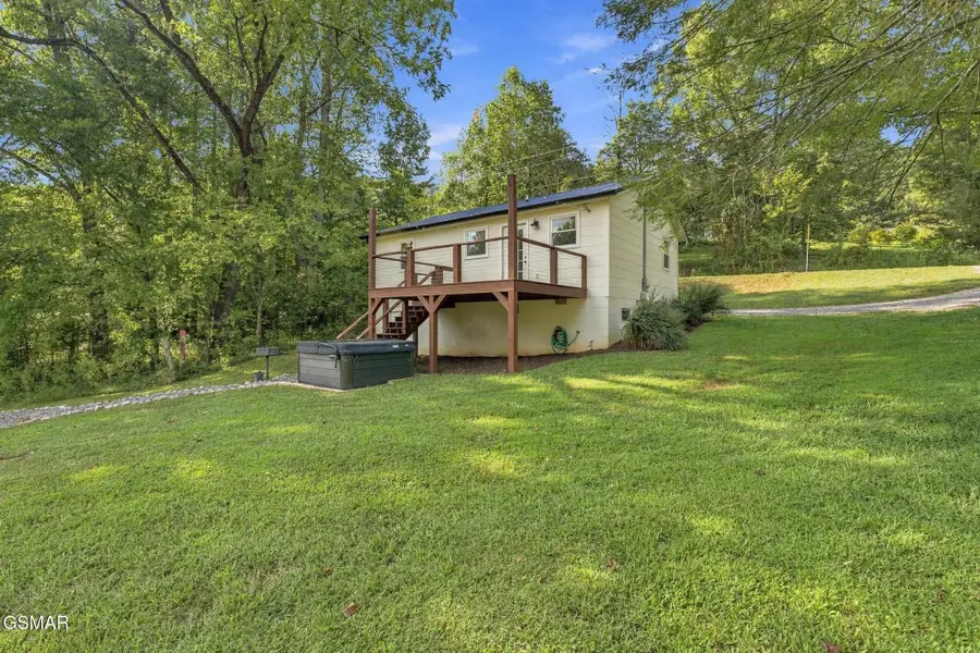 712 E Millers Cove Road, Walland, TN 37886 - #3