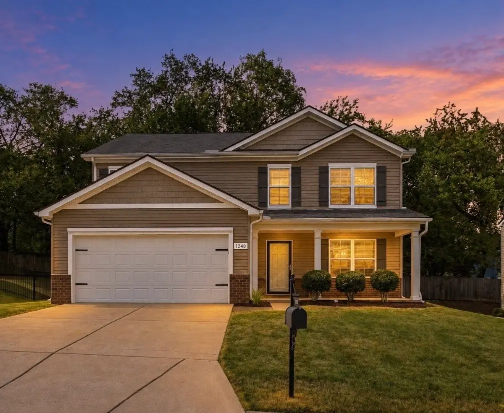 1240 Oxford Village Cv, Columbia, TN 38401 - #1