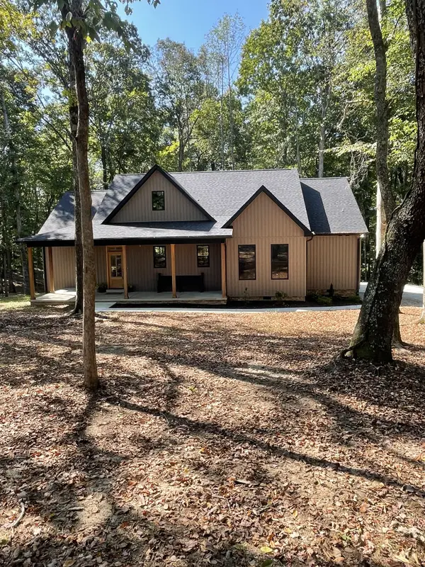 1220 Breeden Rd, Charlotte, TN 37036