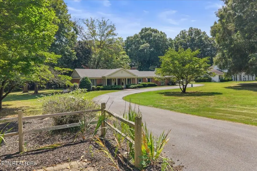 1121 Woodward Ave, Athens, TN 37303 - #2
