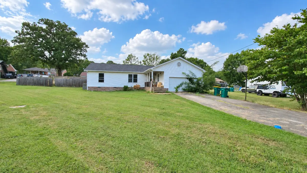 430 Liberty Ave, Lewisburg, TN 37091 - #1