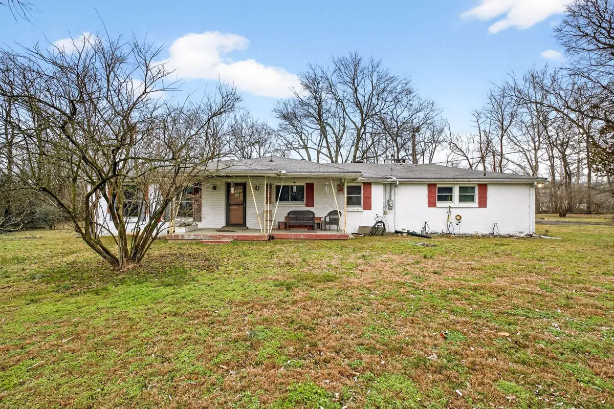 215 Ewing Dr, Nashville, TN 37207 - #1