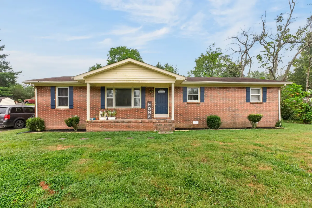 306 Circle Hill Dr, McMinnville, TN 37110 - #1