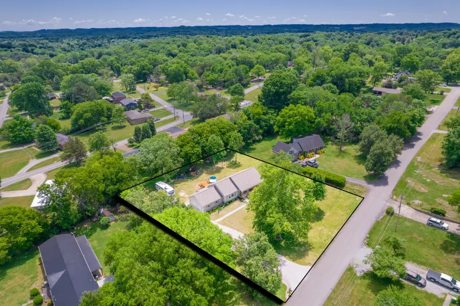 415 Centennial Ave, Lewisburg, TN 37091 - #3