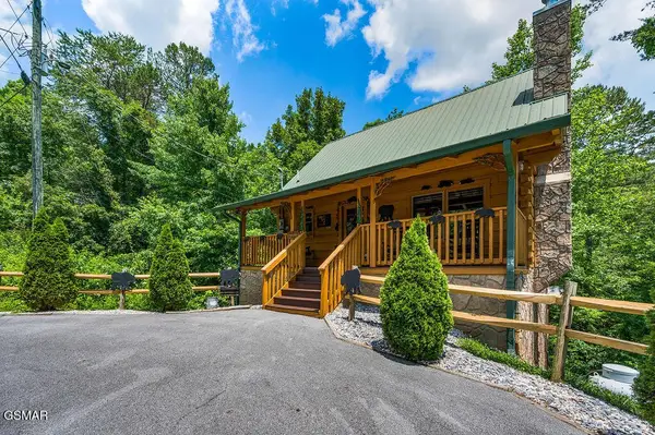 1728 Scenic Woods Way #BEARPAWHIDEAWAY, Sevierville, TN 37876