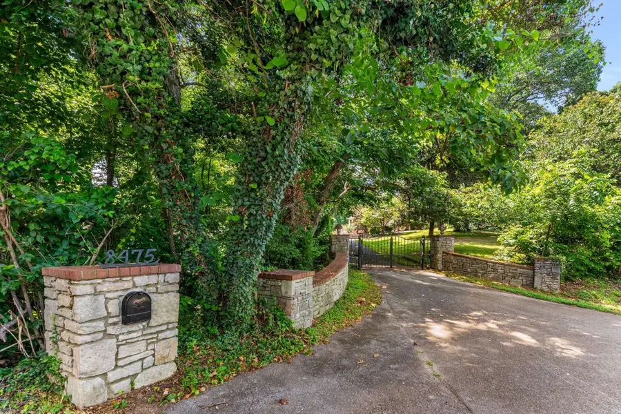 8475 Mccrory Ln, Nashville, TN 37221 - #2