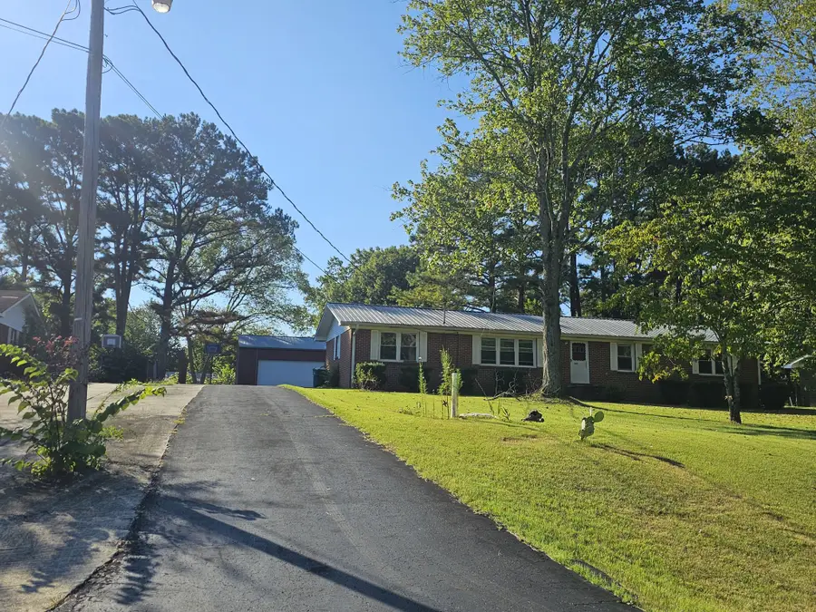 222 Orchard Ln, Winchester, TN 37398 - #2