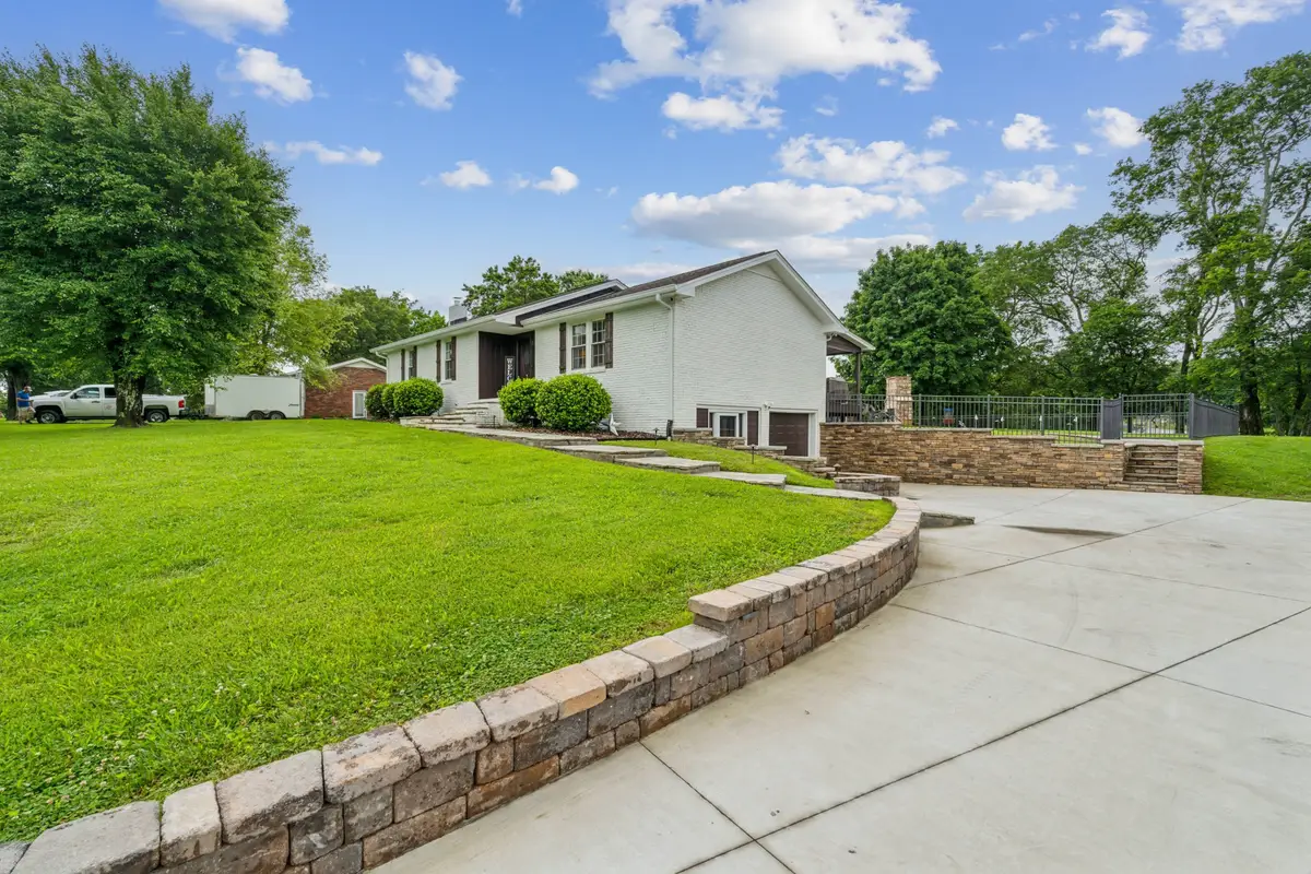 1006 Indian Trl, Castalian Springs, TN 37031 - #1