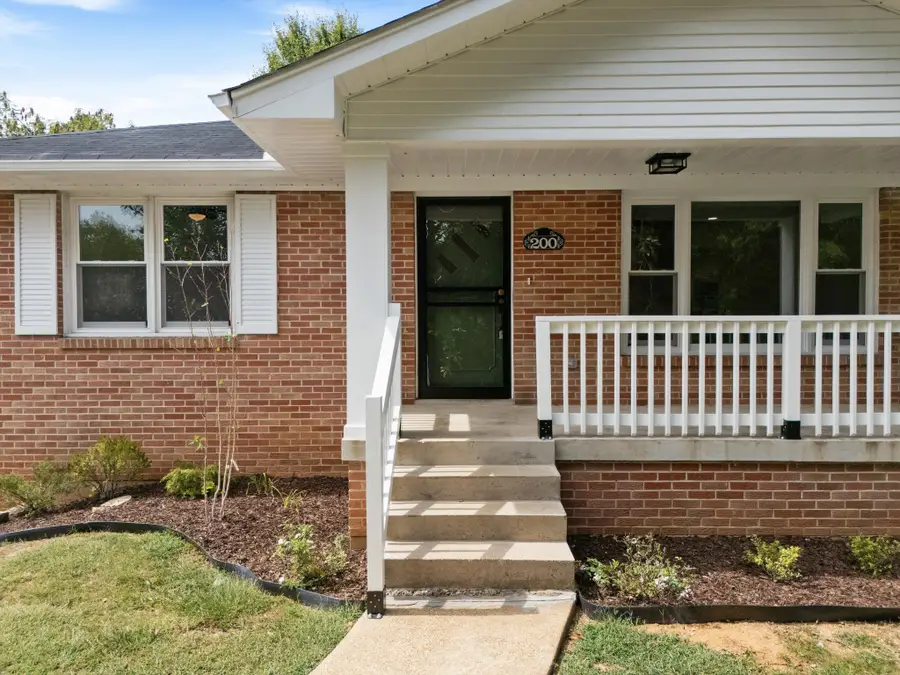 200 Woods Dr, Columbia, TN 38401 - #2