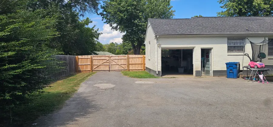 1123 Tuckahoe Dr, Nashville, TN 37207 - #3