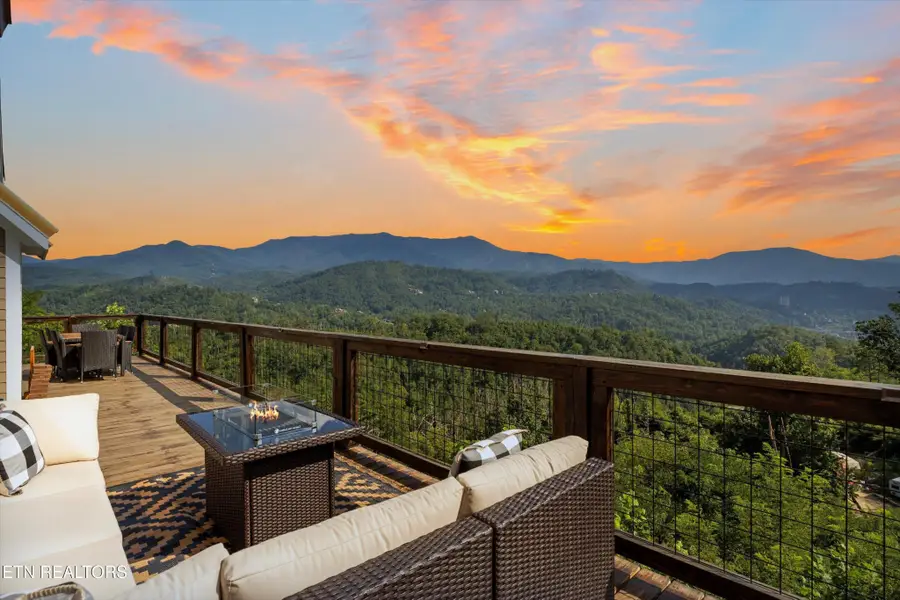 647 Kristis Place, Gatlinburg, TN 37738 - #2