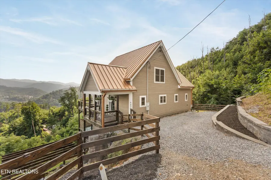 647 Kristis Place, Gatlinburg, TN 37738 - #3