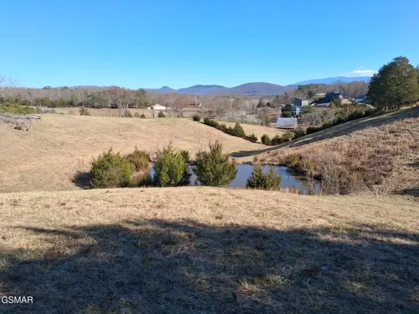 1 Flat Creek Rd, Sevierville, TN 37876