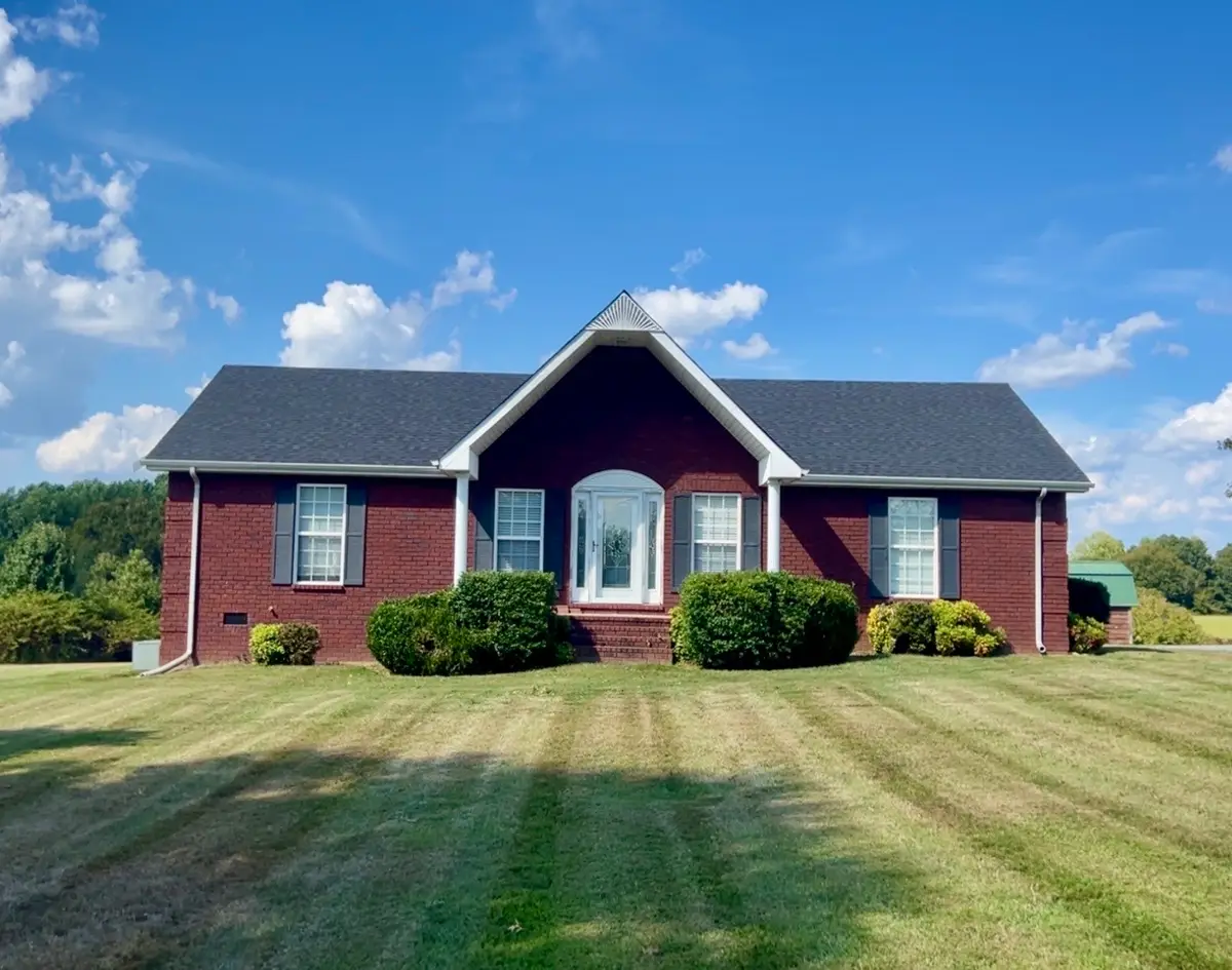 2117 Austin Rd, Lafayette, TN 37083 - #1