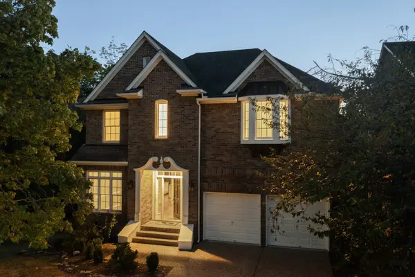 1109 Black Cherry Ct, Nashville, TN 37215