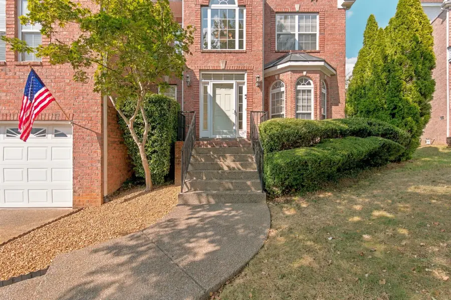 105 Lighthouse Cir, Hendersonville, TN 37075 - #2