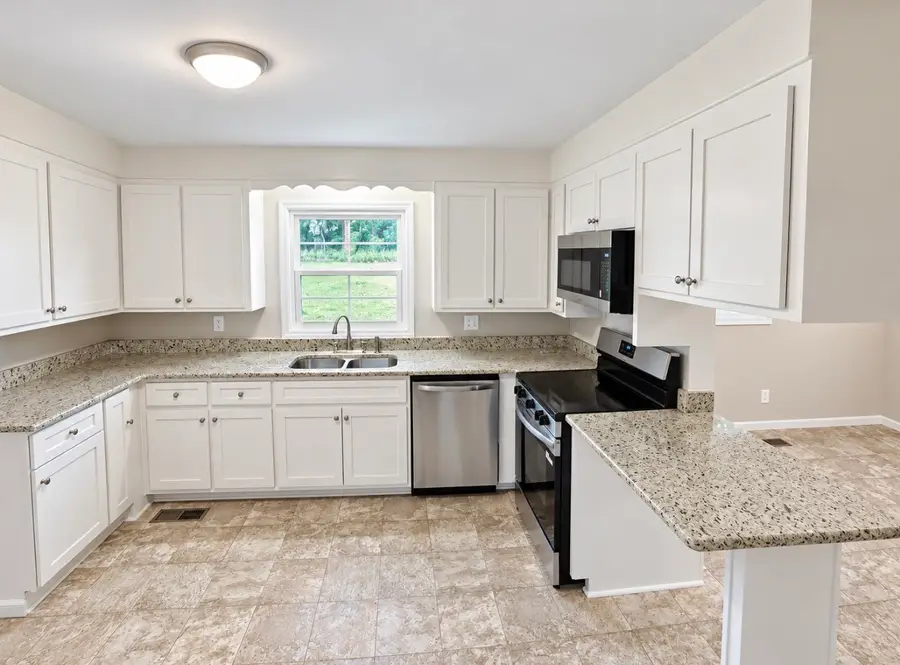 1351 Siloam Church Rd, Westmoreland, TN 37186 - #3