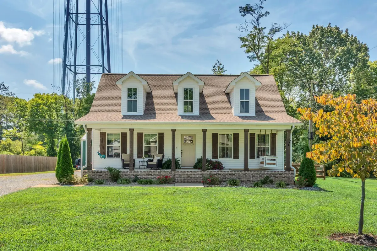 212 W South St, Greenbrier, TN 37073 - #1