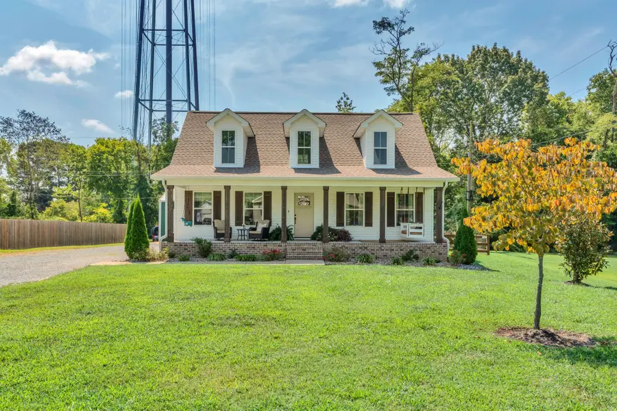 212 W South St, Greenbrier, TN 37073 - #2