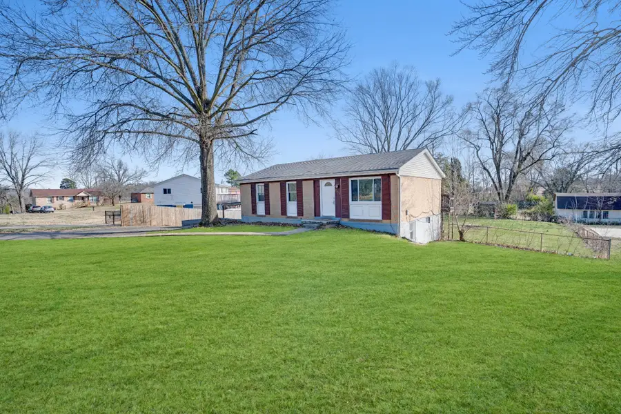 2016 Rosemary Dr, Clarksville, TN 37042 - #2