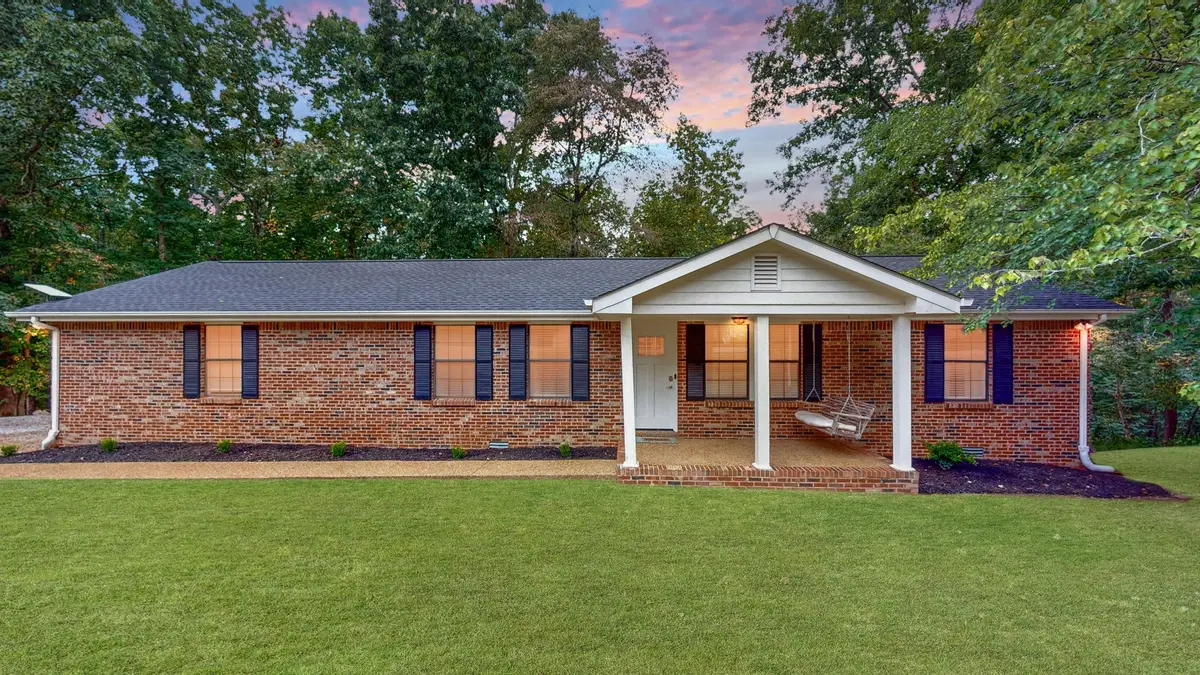 1304 Winding Way Dr, White House, TN 37188 - #1