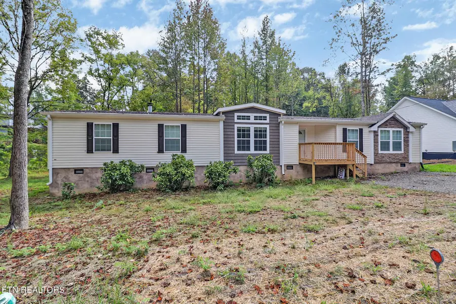 681 Hen Valley Rd, Oliver Springs, TN 37840 - #3