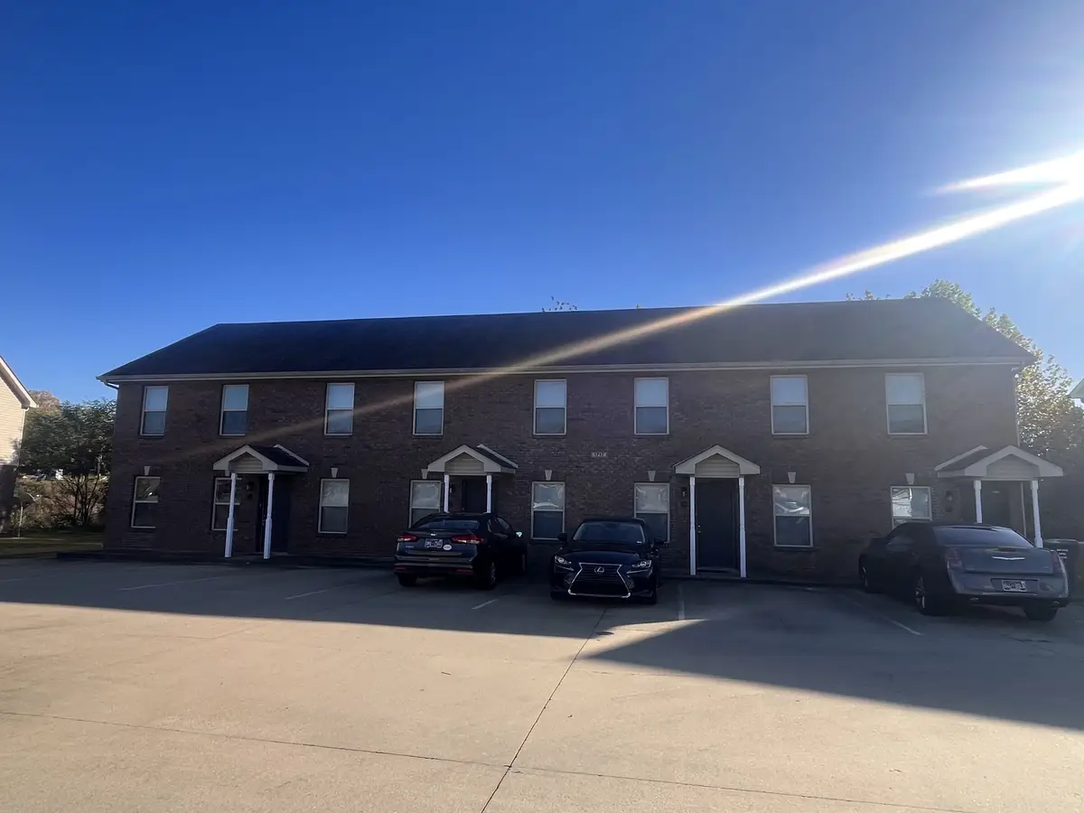 1717 Manning Dr, Clarksville, TN 37042 - #1