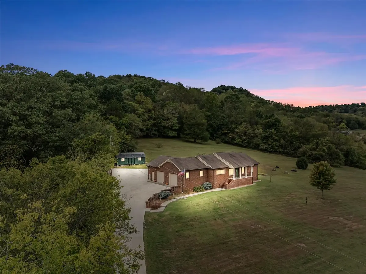 146 Dyer Branch Rd, Gordonsville, TN 38563 - #1